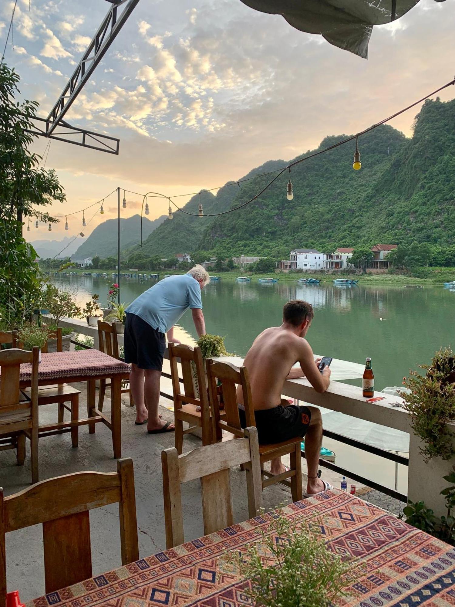 Funny Monkeys Homestay Phong Nha Exterior photo