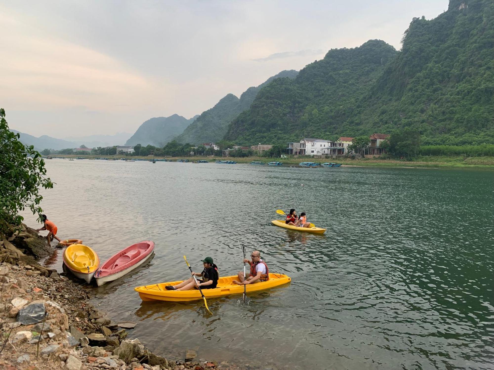 Funny Monkeys Homestay Phong Nha Exterior photo
