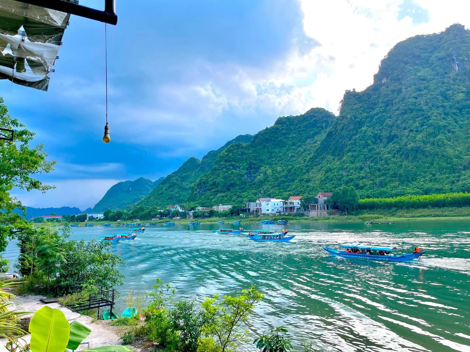 Funny Monkeys Homestay Phong Nha Exterior photo