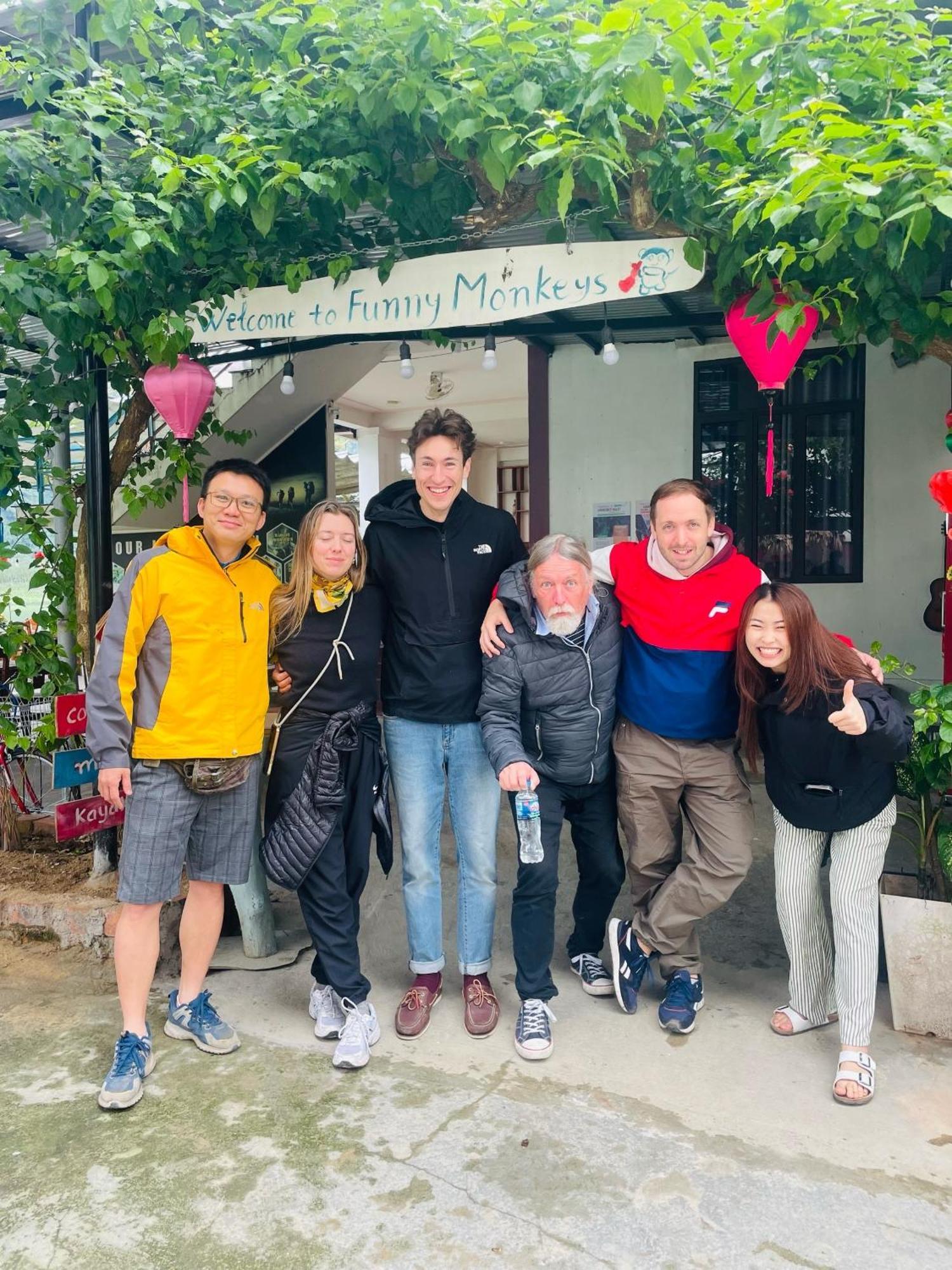 Funny Monkeys Homestay Phong Nha Exterior photo