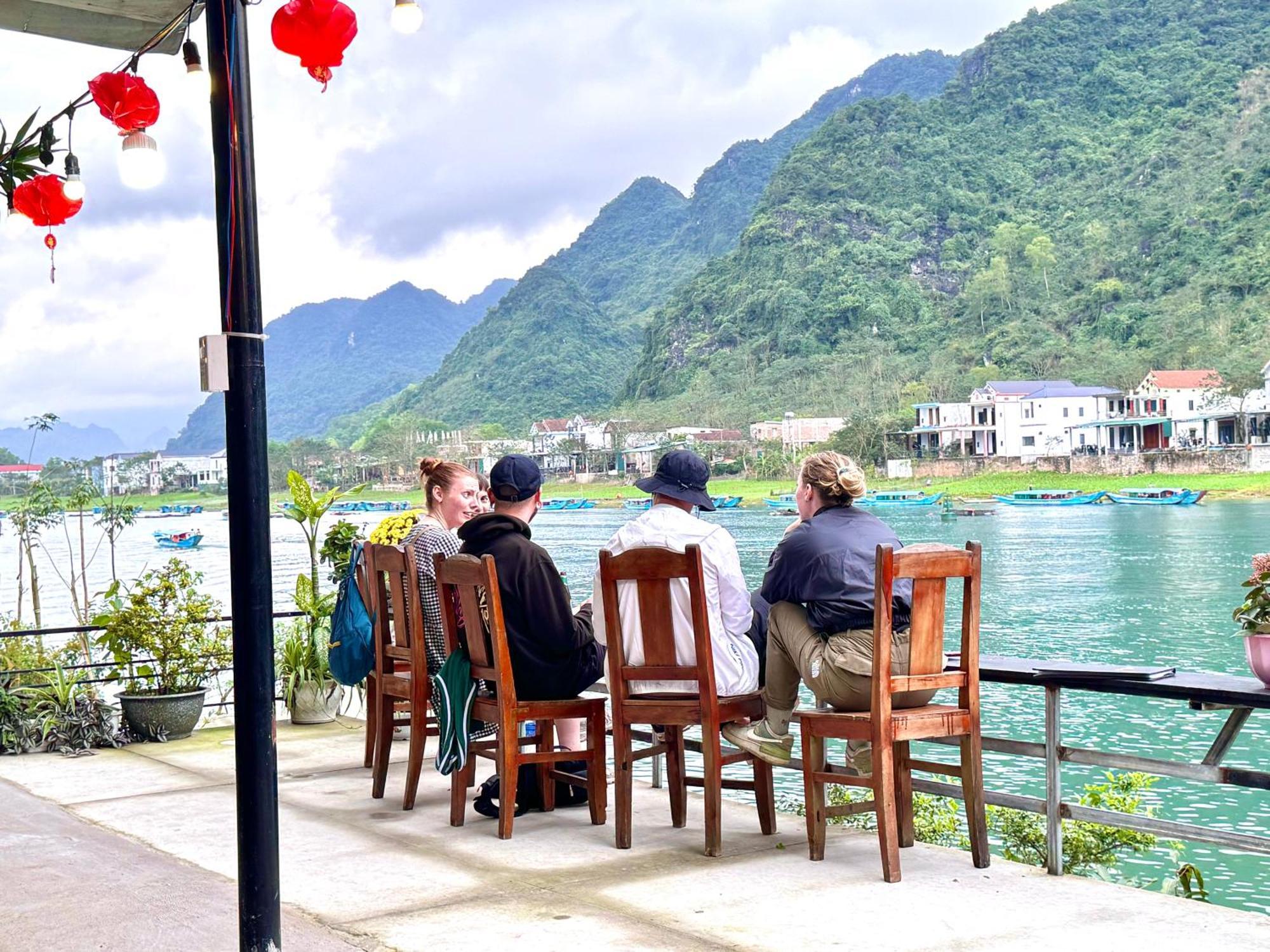 Funny Monkeys Homestay Phong Nha Exterior photo